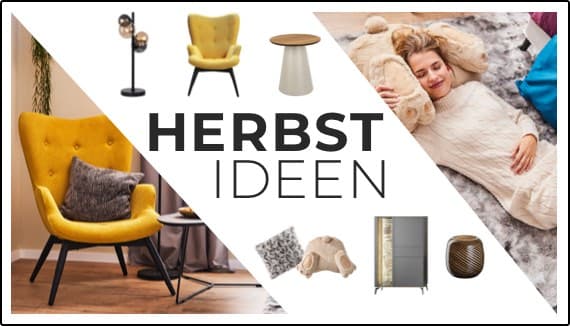 HERBST IDEEN – Gelber Sessel, Stehlampe, Beistelltisch, Kissen, Plüschbär, Schrank, Vase und Frau im Strickkleid auf Teppich liegend