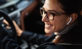 Kopfhörer im Straßenverkehr