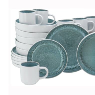 Geschirrset mit grünen Tellern und weißen Tassen mit grüner Innenseite, 16-teilig