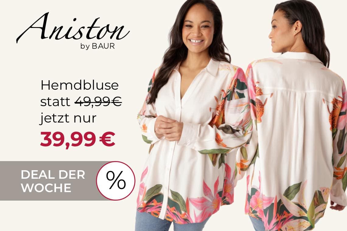 Hemdbluse statt 49,99 €, jetzt 39,99 € – Deal der Woche, Frau zeigt vorne und hinten geblümte lange Hemdbluse