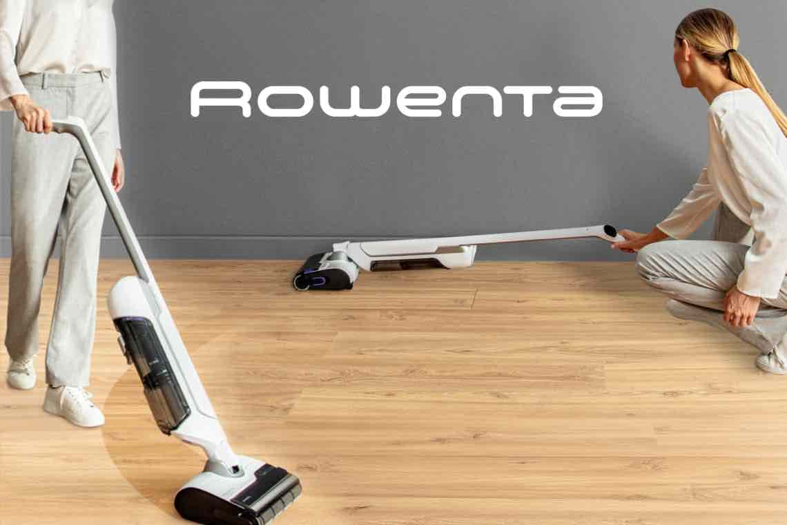 Rowenta – zwei Personen reinigen hellen Holzboden mit weißem Akkusauger in stehender und kniender Position