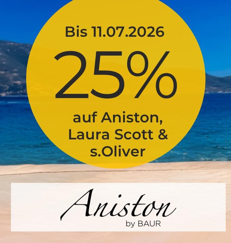 Nur heute 22 % auf Mode von Oxmo – Frau in heller Bluse und Shorts steht in einer offenen Holztür
