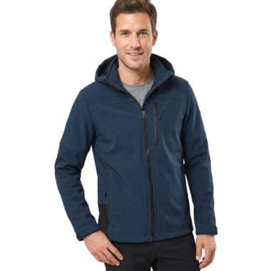 Mann trägt dunkelblaue Kapuzenjacke mit Reißverschluss und grauem T-Shirt darunter