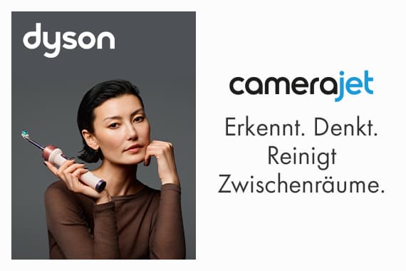Dyson camerajet – Erkennt. Denkt. Reinigt Zwischenräume. Frau hält elektrische Zahnbürste nah an ihr Gesicht