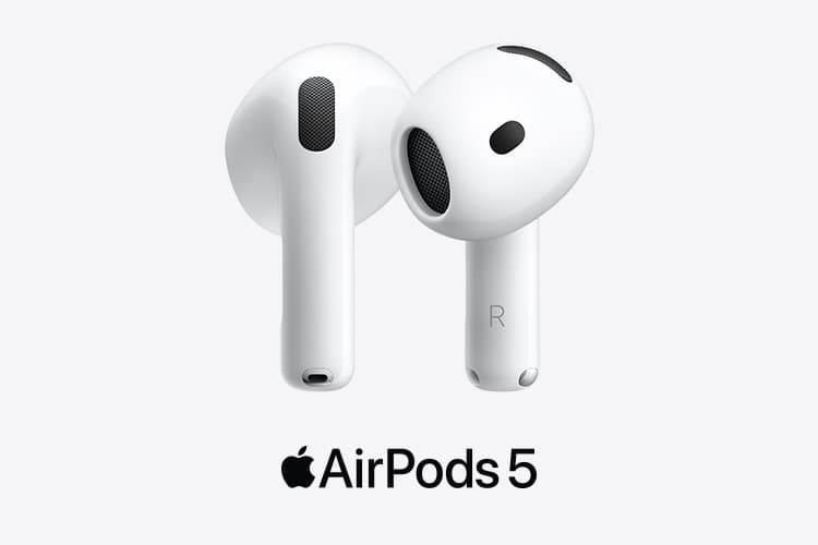 Apple AirPods 5 – zwei weiße In-Ear-Kopfhörer vor hellem Hintergrund, einer von vorne, einer von der Seite sichtbar
